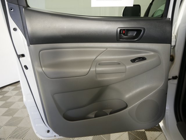 Used 2015 Super White Toyota Double Cab TRD Sport image 11
