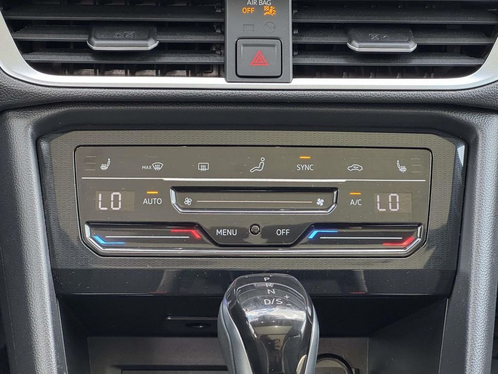 2025 Volkswagen Taos SE - Photo 21
