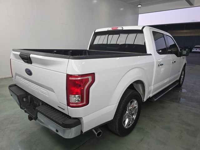 Used 2016 White Ford XLT image 2