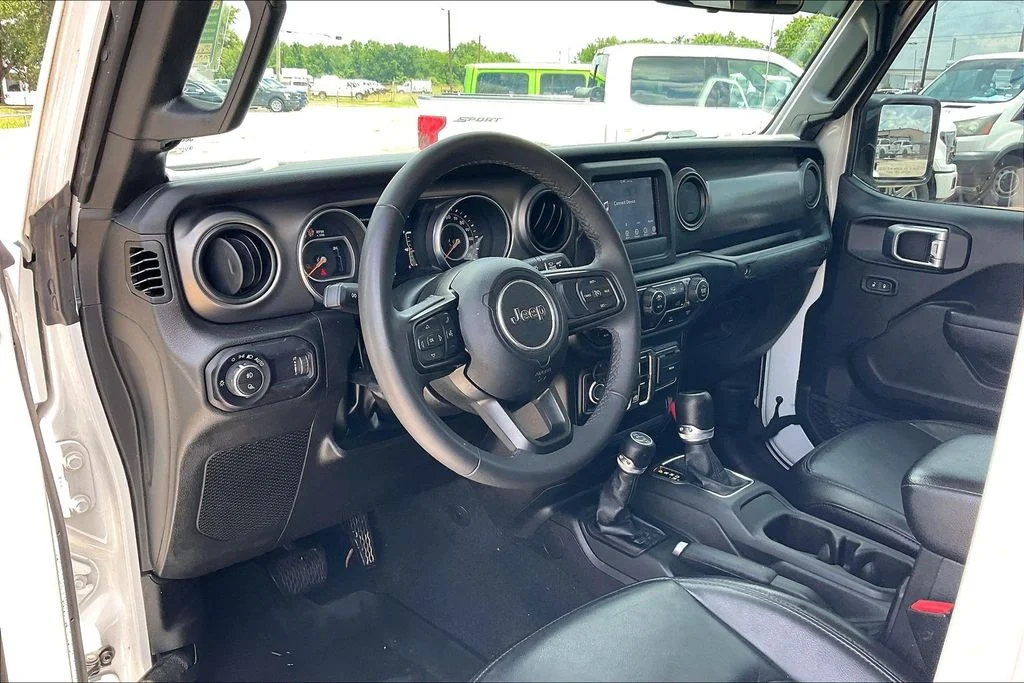 Used 2023 White Jeep Texas Trail image 14