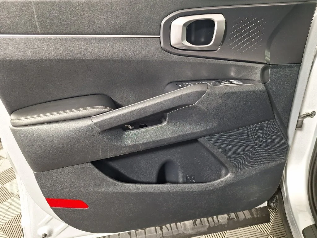 Used 2022 Sparkling Silver Kia S image 30