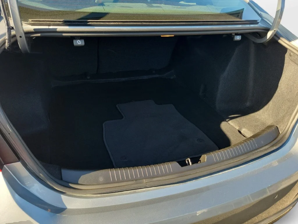 Used 2025 Gray Chevrolet LT image 33