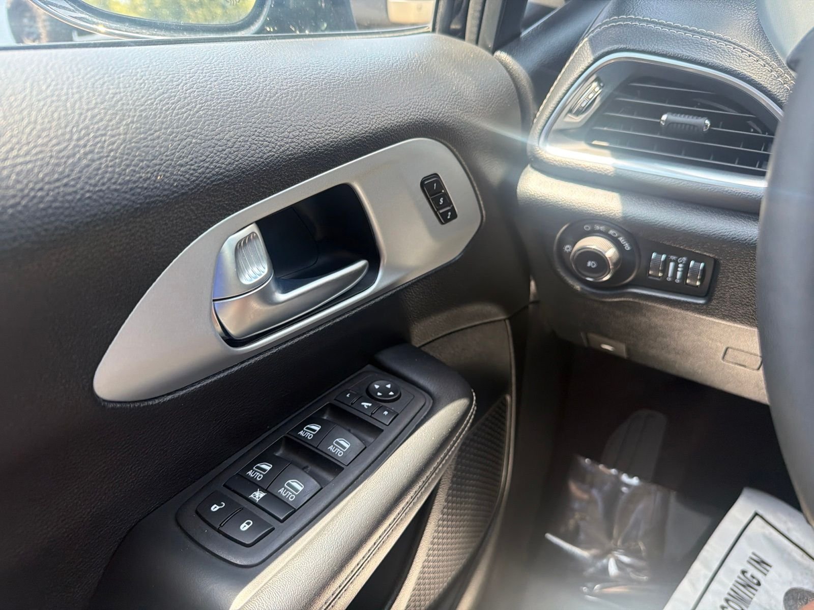 Used 2025 Black Chrysler Limited image 20
