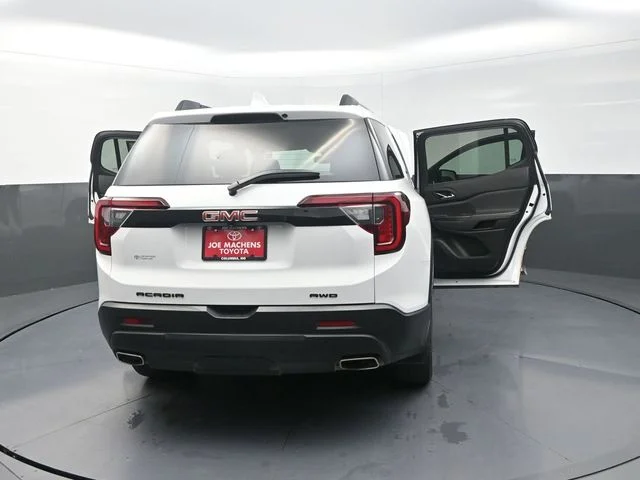 Used 2023 White GMC SLT image 43
