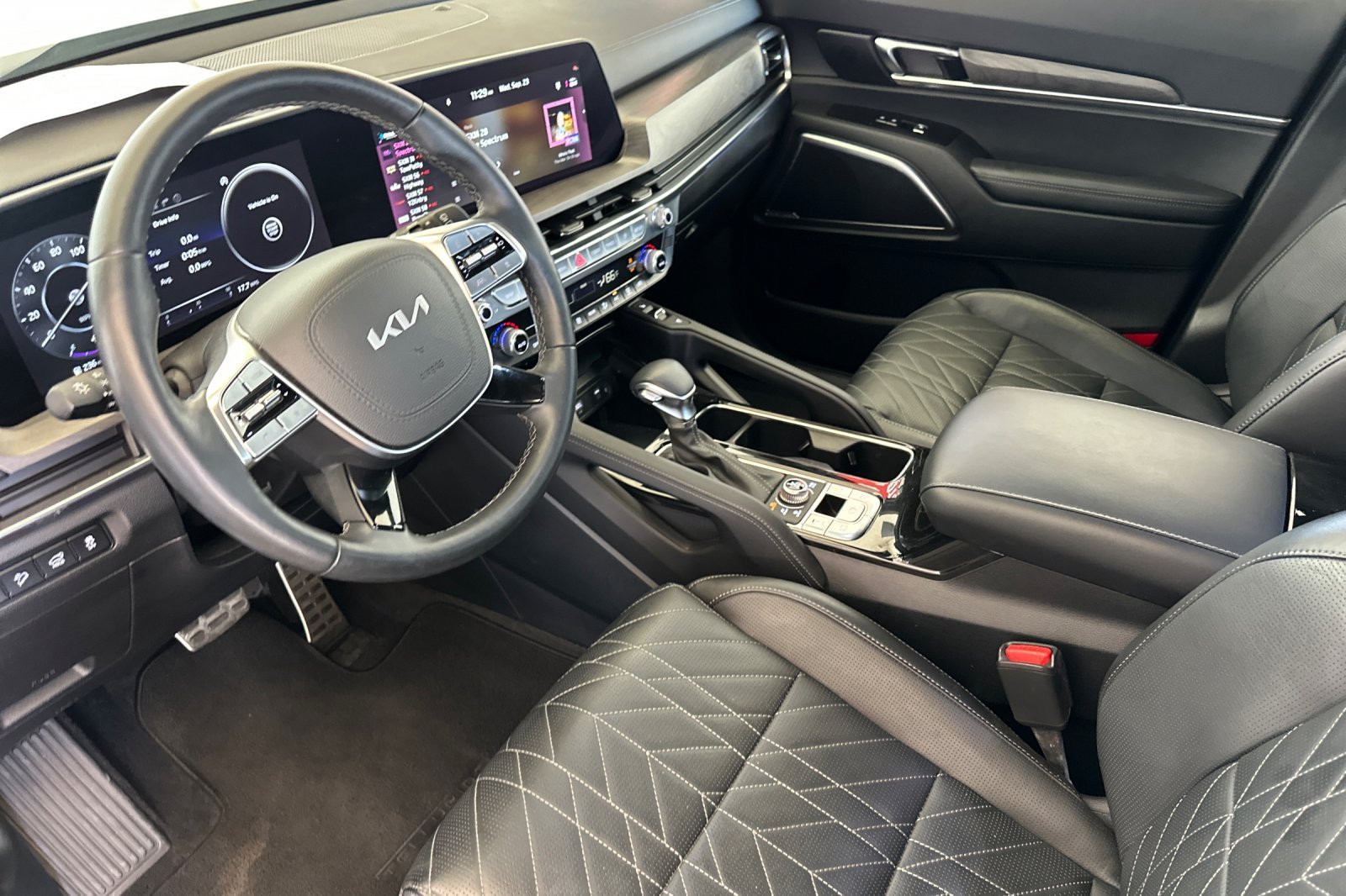Used 2025 Gray Kia SX-Prestige X-Line image 10