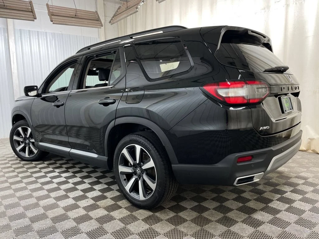 Used 2024 Black Honda Touring image 48