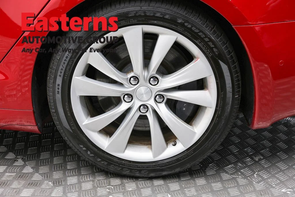 Used 2017 Red Tesla P100D image 8