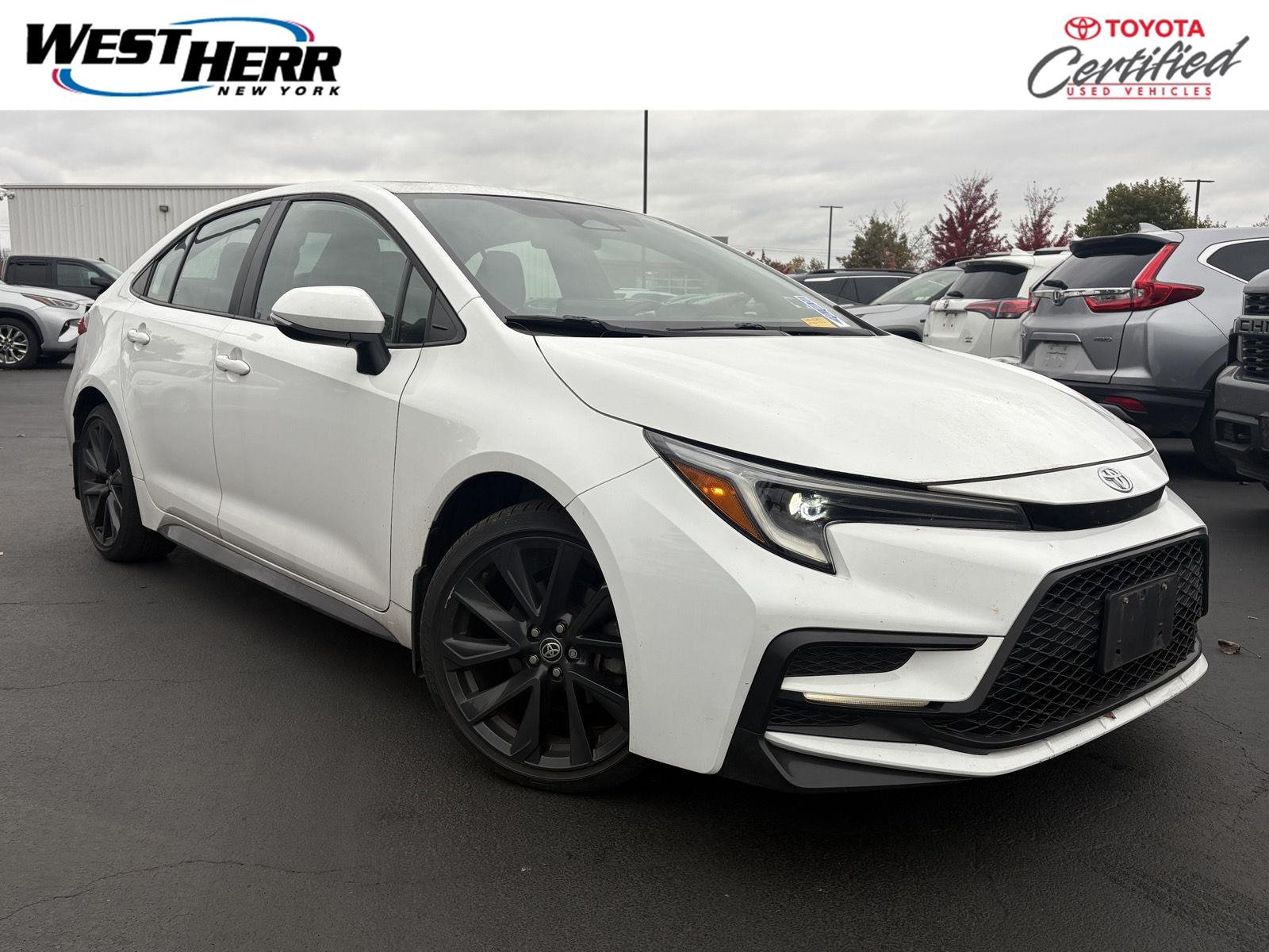 Used 2024 Ice Cap Toyota SE image 1