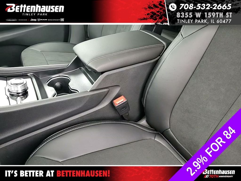New 2026 Silver Zynith Exterior Paint Jeep Altitude image 22