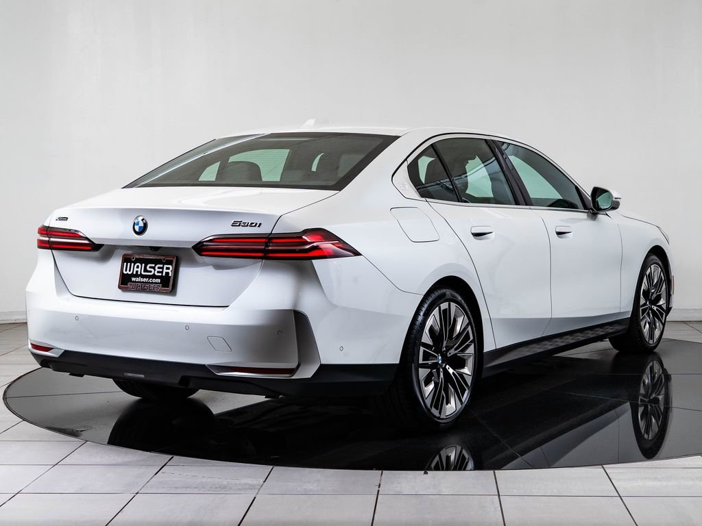 Used 2025 Mineral White Metallic BMW 530i xDrive image 10