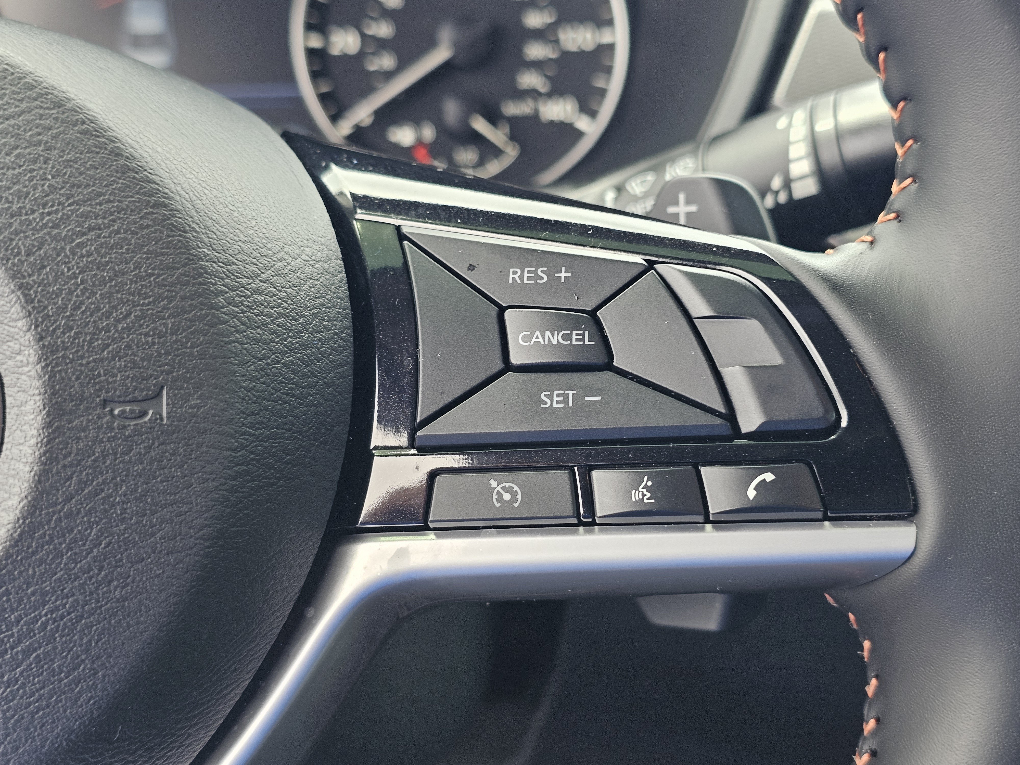 Used 2025 Gray Nissan SR FWD image 22