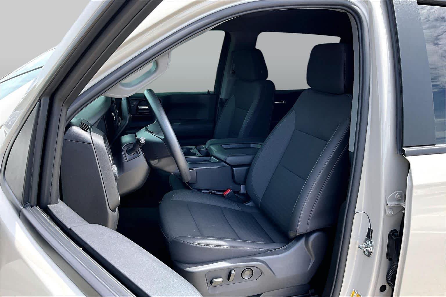 Used 2026 White Sands Chevrolet Custom image 8