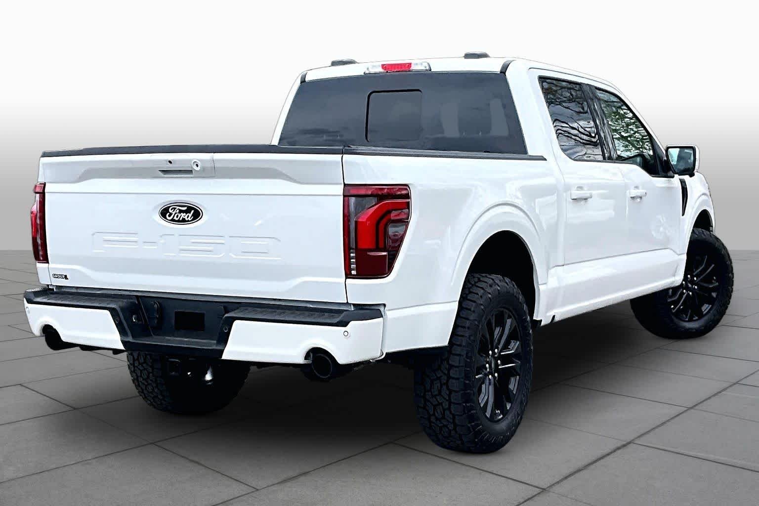 Used 2025 Star White Metallic Tri-Coat Ford LARIAT image 13