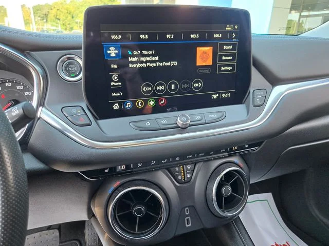Used 2025 Gray Chevrolet LT image 26