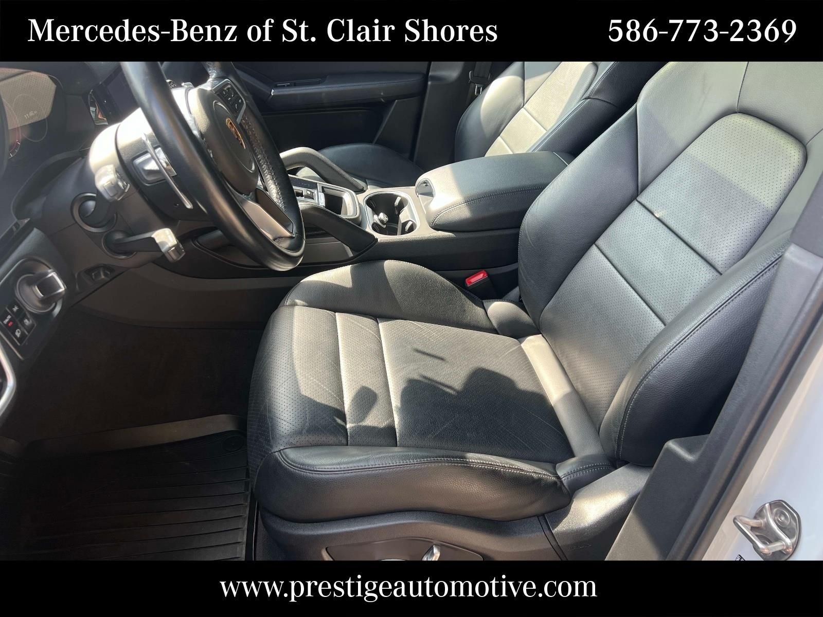 Used 2021 White Porsche Base image 23