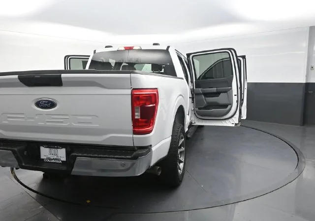 Used 2021 White Ford XLT image 33