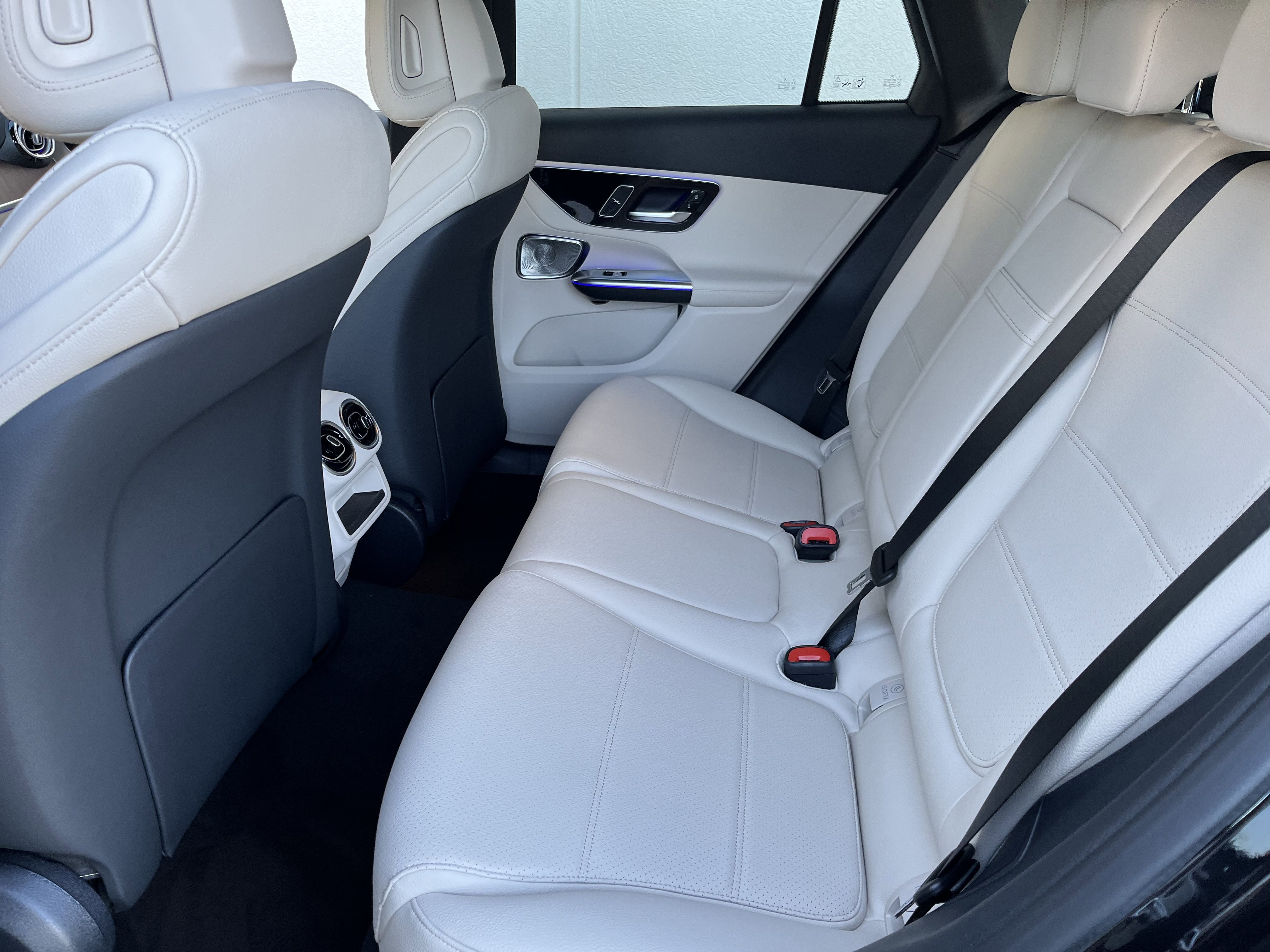 New 2026 Obsidian Black Metallic Mercedes-Benz GLC 300 image 17