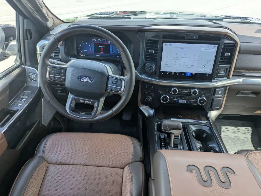 Used 2025 Agate Black Metallic Ford King Ranch image 19