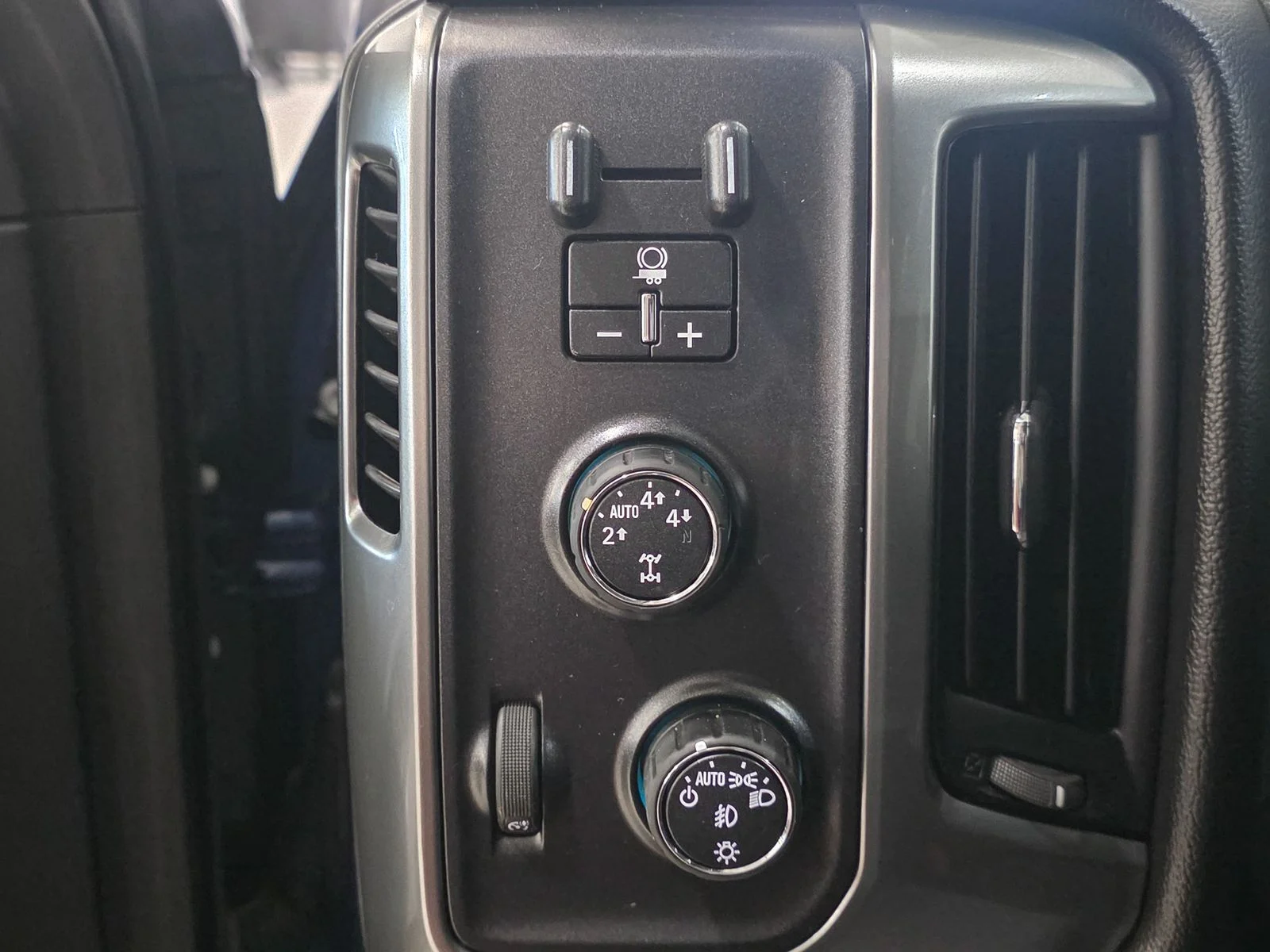 Used 2016 Blue Chevrolet LT image 25