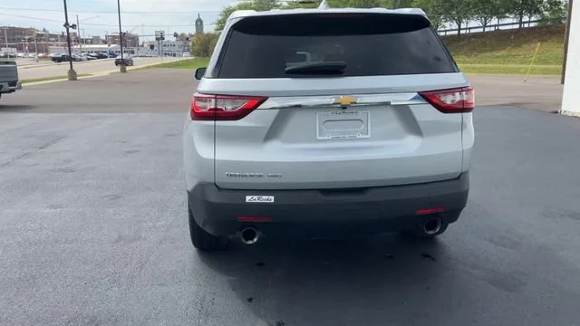 Used 2018 SILVER ICE METALLIC Chevrolet LS image 7