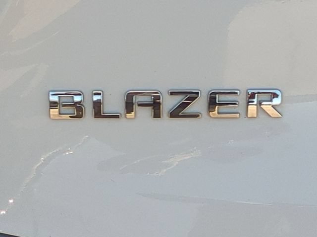 Used 2022 Summit White Chevrolet 2LT image 10