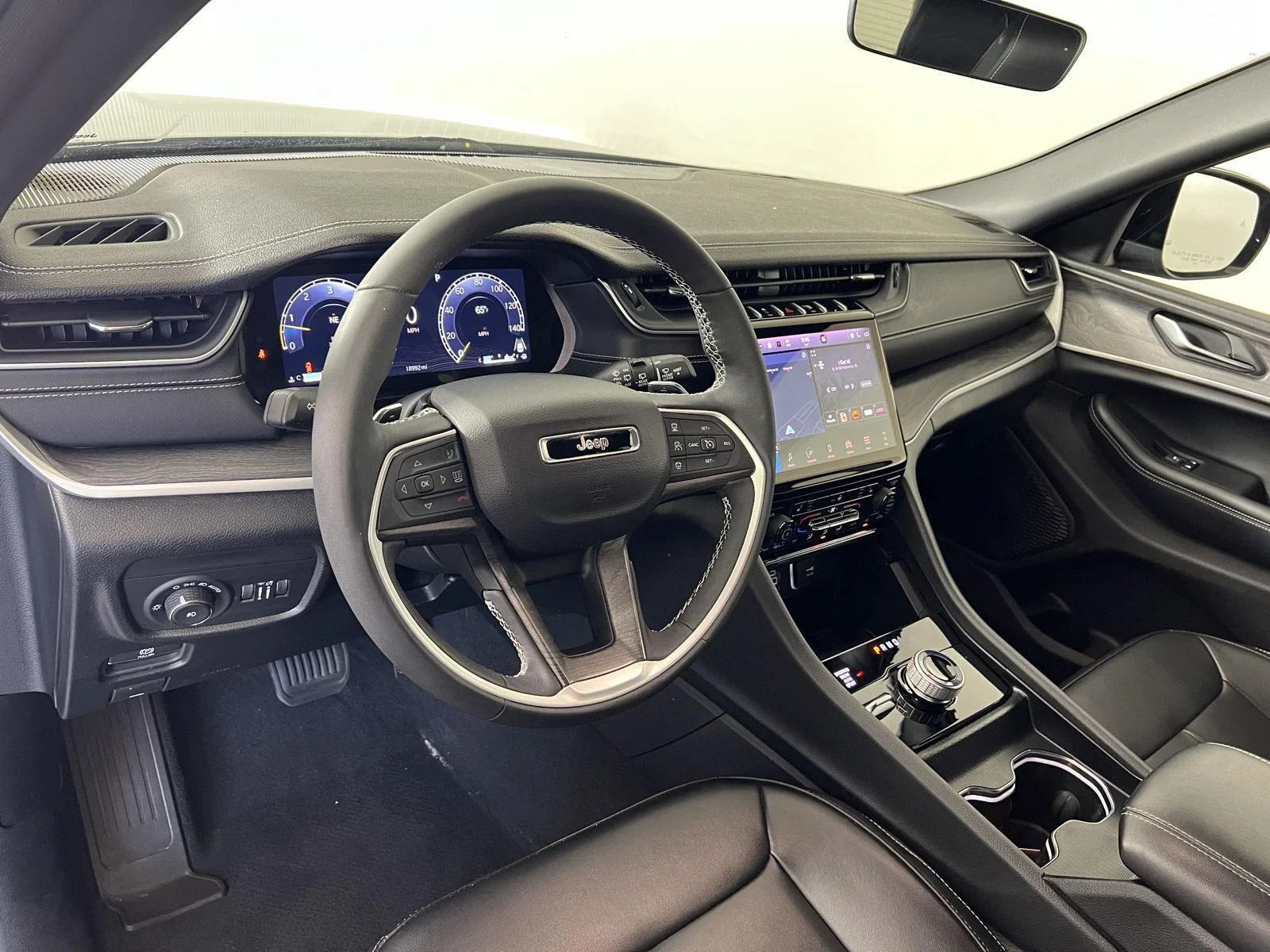 Used 2025 Bk Jeep Limited image 3