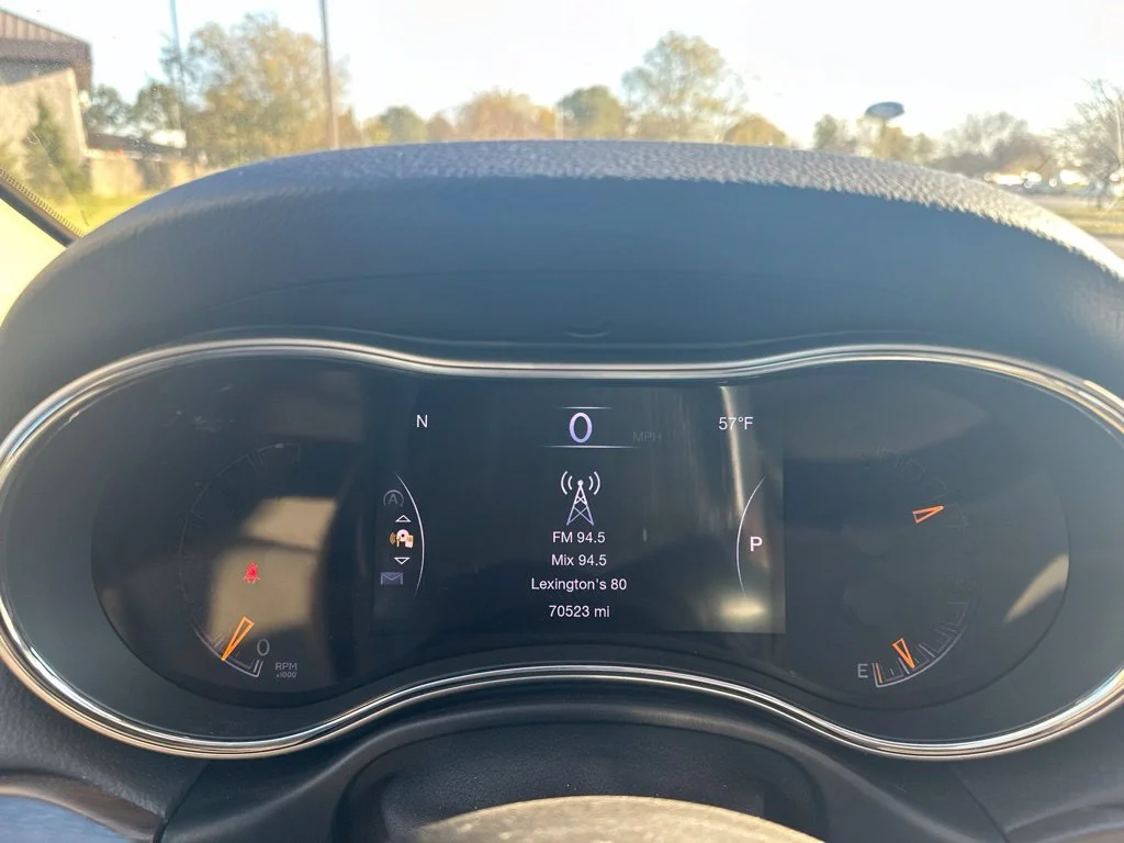 Used 2017 Velvet Jeep Limited image 15