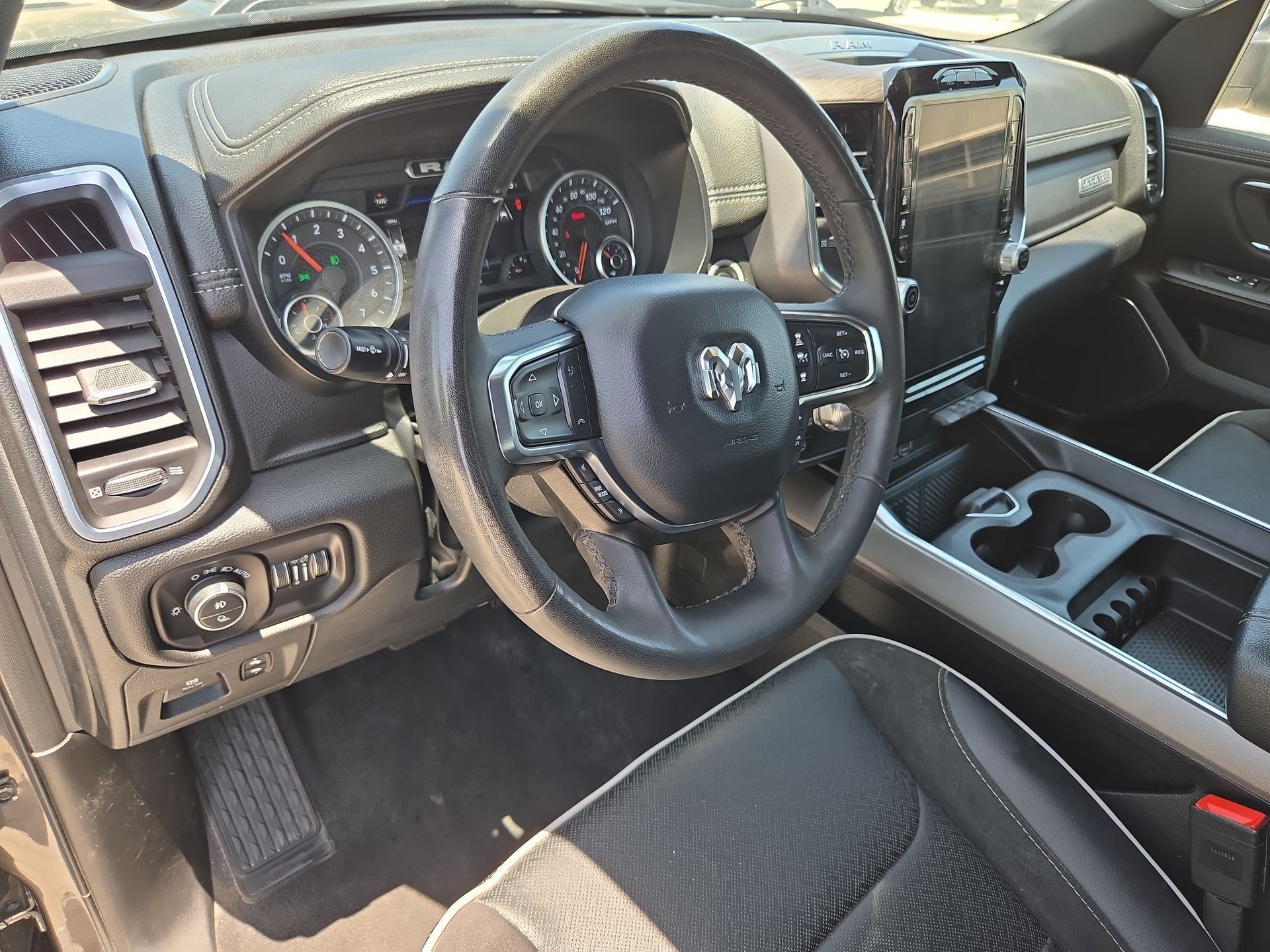 Used 2025 Granite Crystal Metallic Clearcoat Ram Laramie image 12