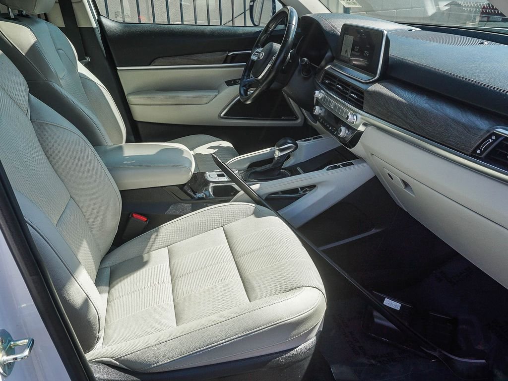 Certified Used 2021 White Kia SX image 13
