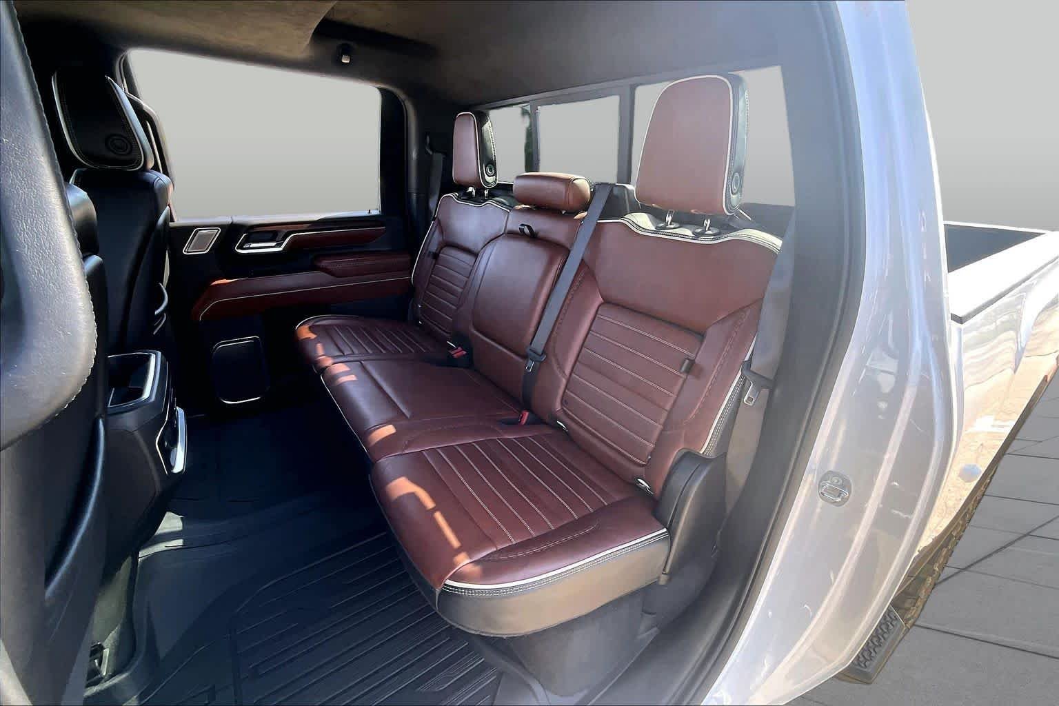 Used 2024 White Frost Tricoat GMC Denali Ultimate image 21