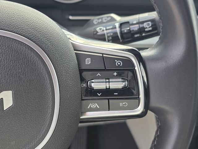 Used 2024  Kia LX image 32
