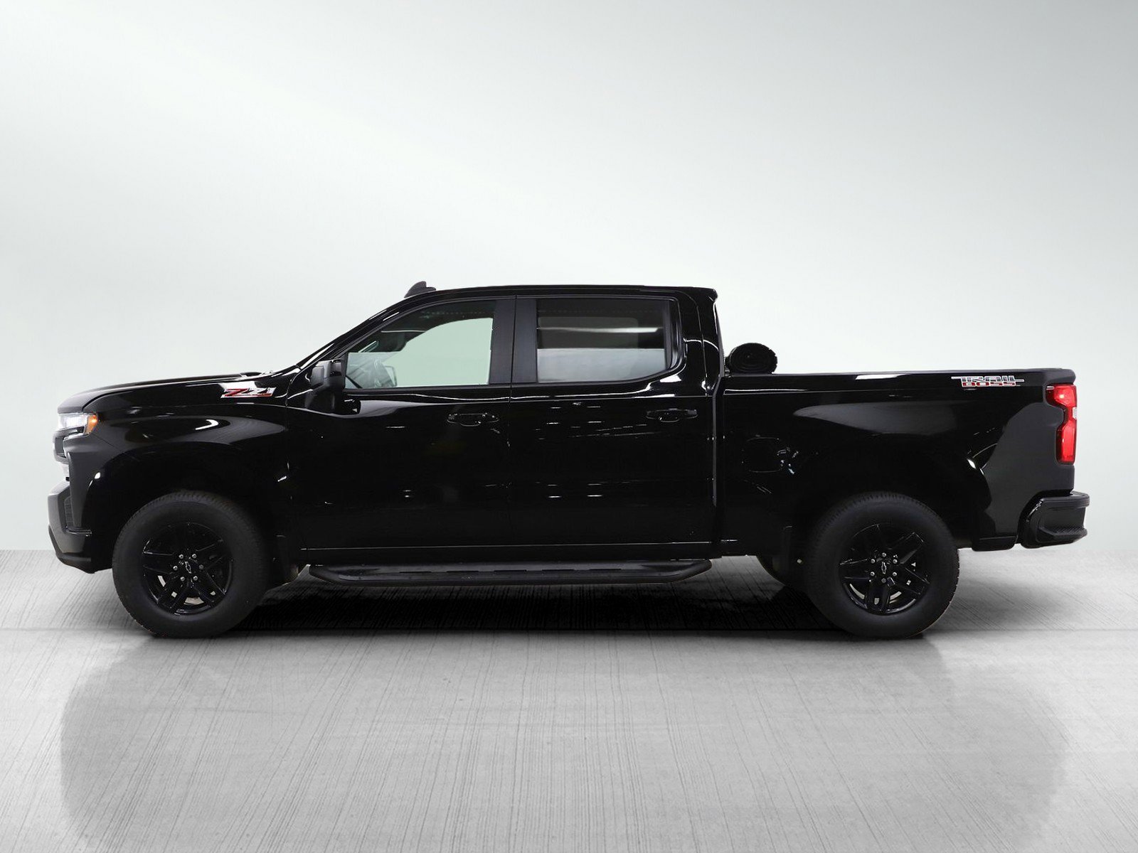 Used 2021 Chevrolet Silverado 1500 LT Trail Boss with VIN 1GCPYFED7MZ440465 for sale in Minneapolis, Minnesota