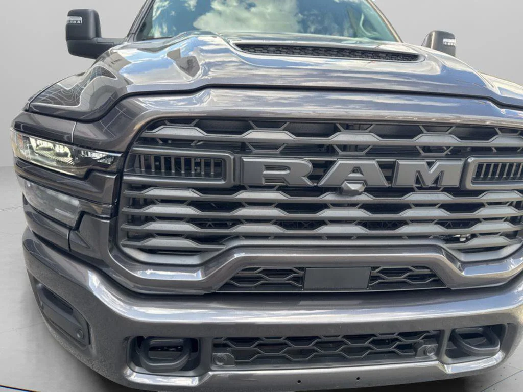 New 2026 Granite Crystal Metallic Clear-Coat Exterior Paint RAM Black Express image 4