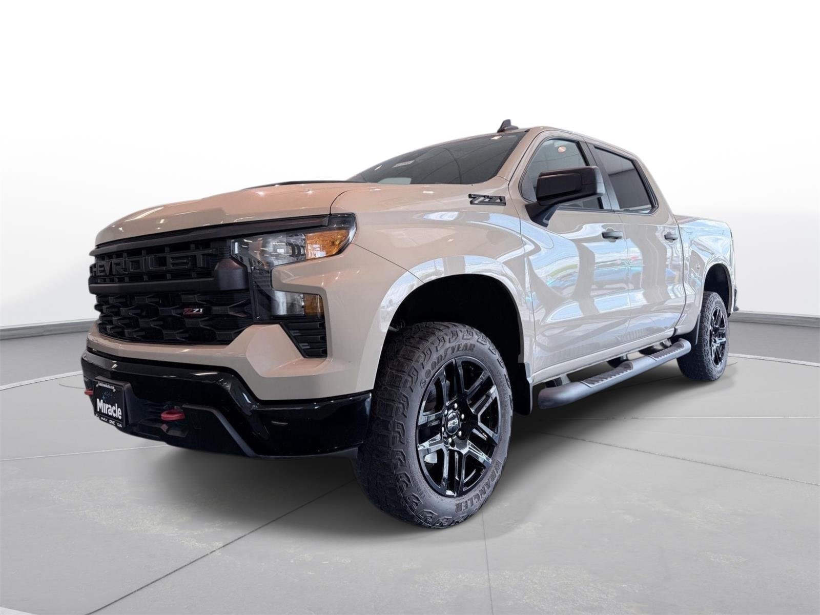 Used 2023 Sand Dune Metallic Chevrolet Custom Trail Boss image 3
