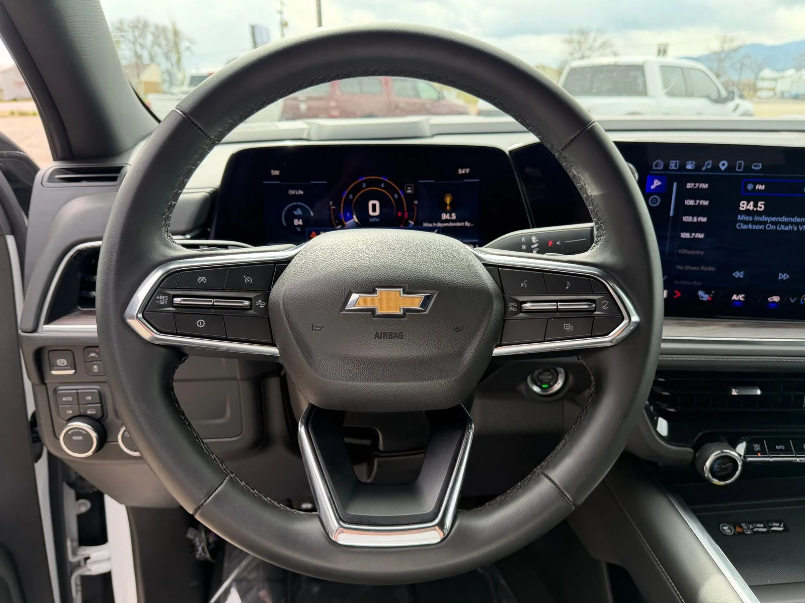 Used 2025 White Chevrolet LT image 14