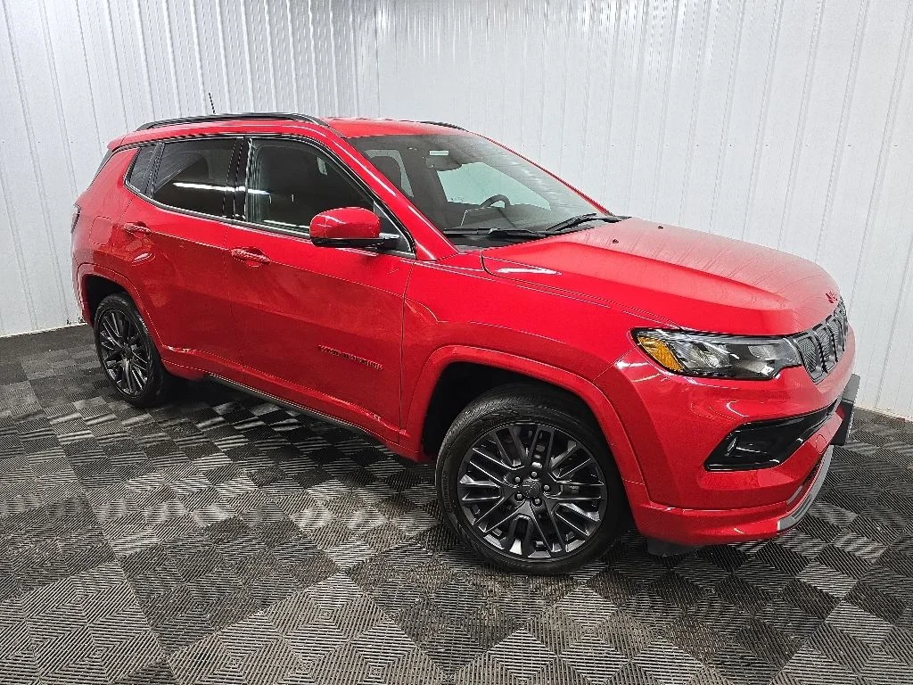 Used 2022 Red Jeep Limited image 7