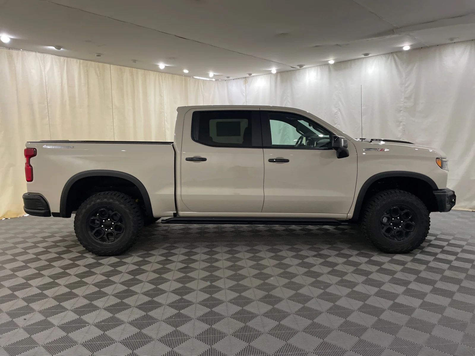 Used 2026 Tan Chevrolet ZR2 image 4