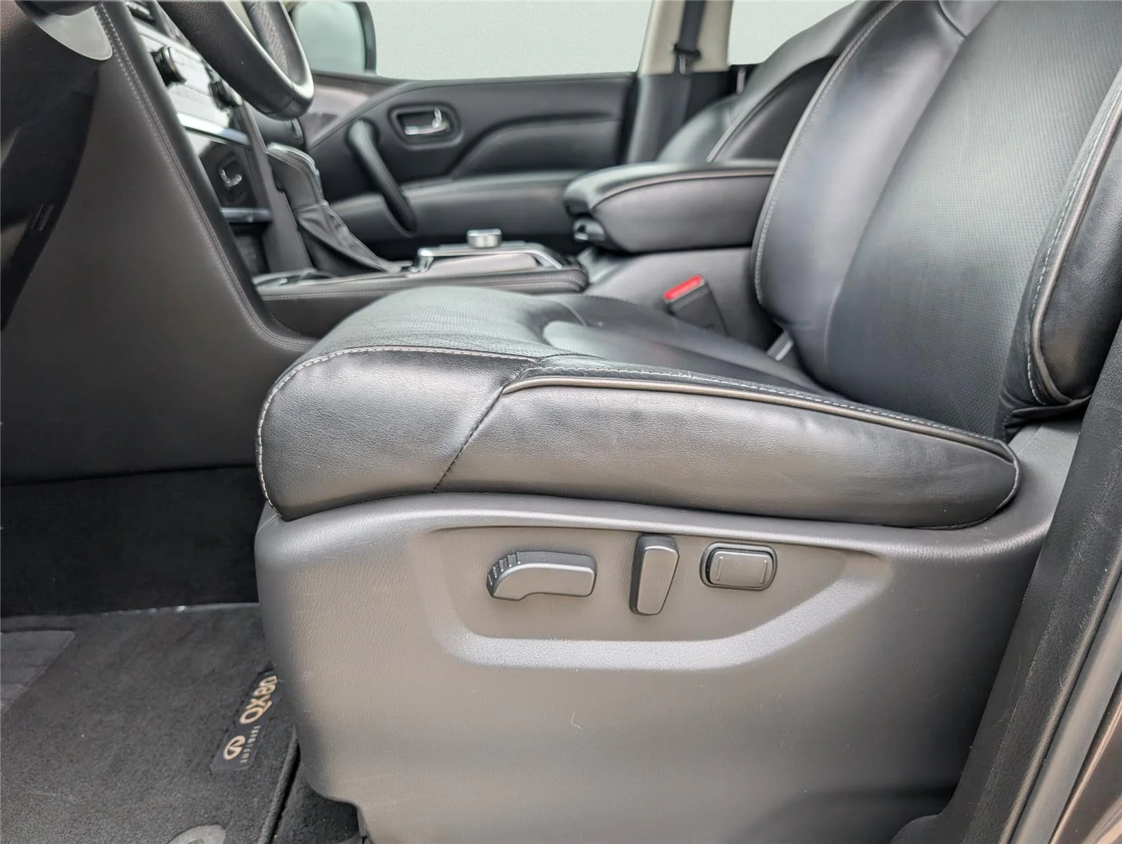 Used 2024 Anthracite Gray INFINITI LUXE image 13