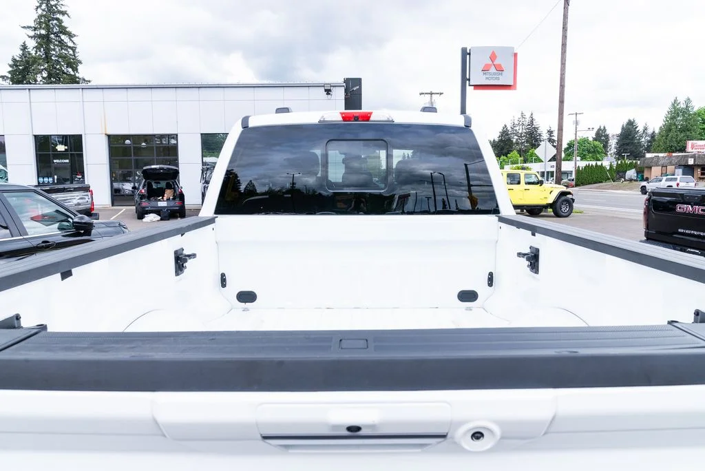 Used 2023 White Ford Limited image 9
