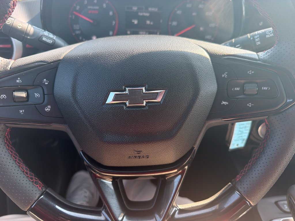 Used 2025 White Chevrolet 1RS image 31