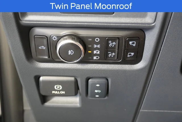 New 2026 Star White Metallic Tri-Coat Ford Platinum® image 11