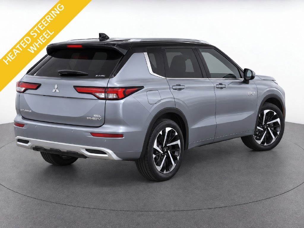 Used 2023  Mitsubishi SEL image 3