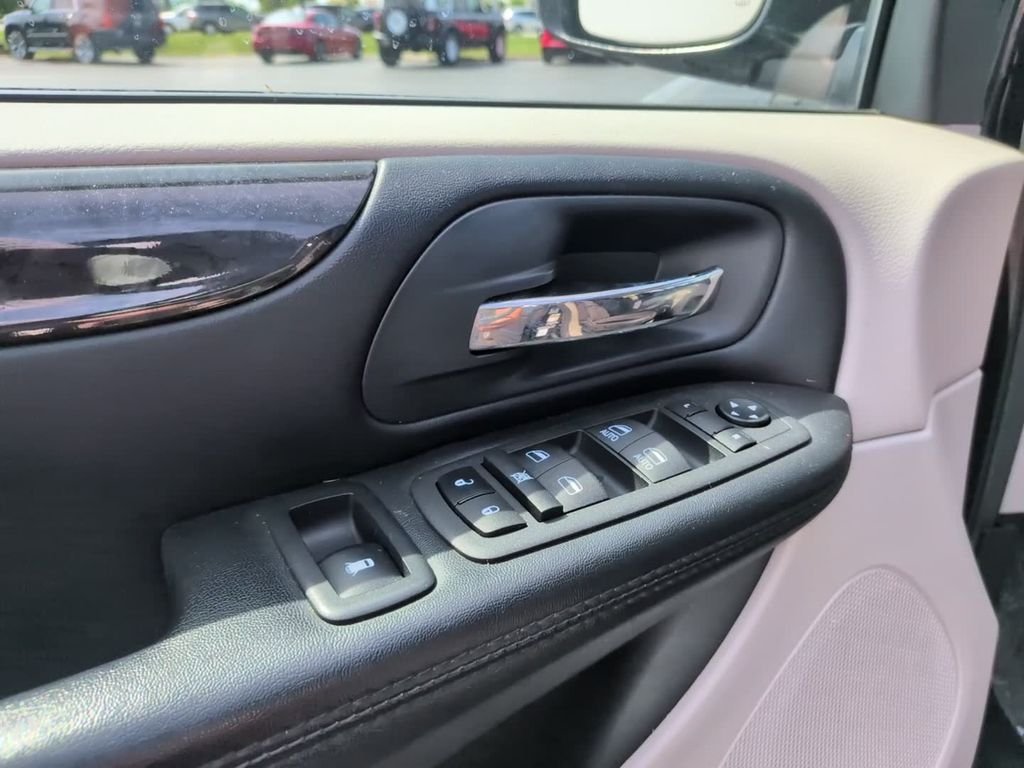2016 Dodge Grand Caravan SXT - Photo 15