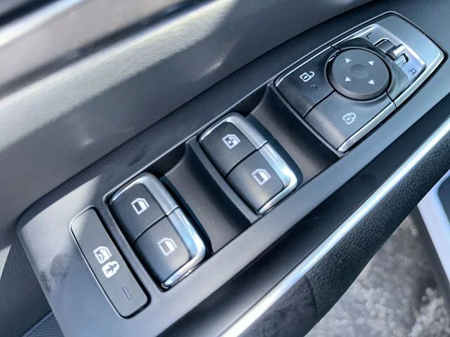 New 2026 Glacial White Pearl Kia S image 17