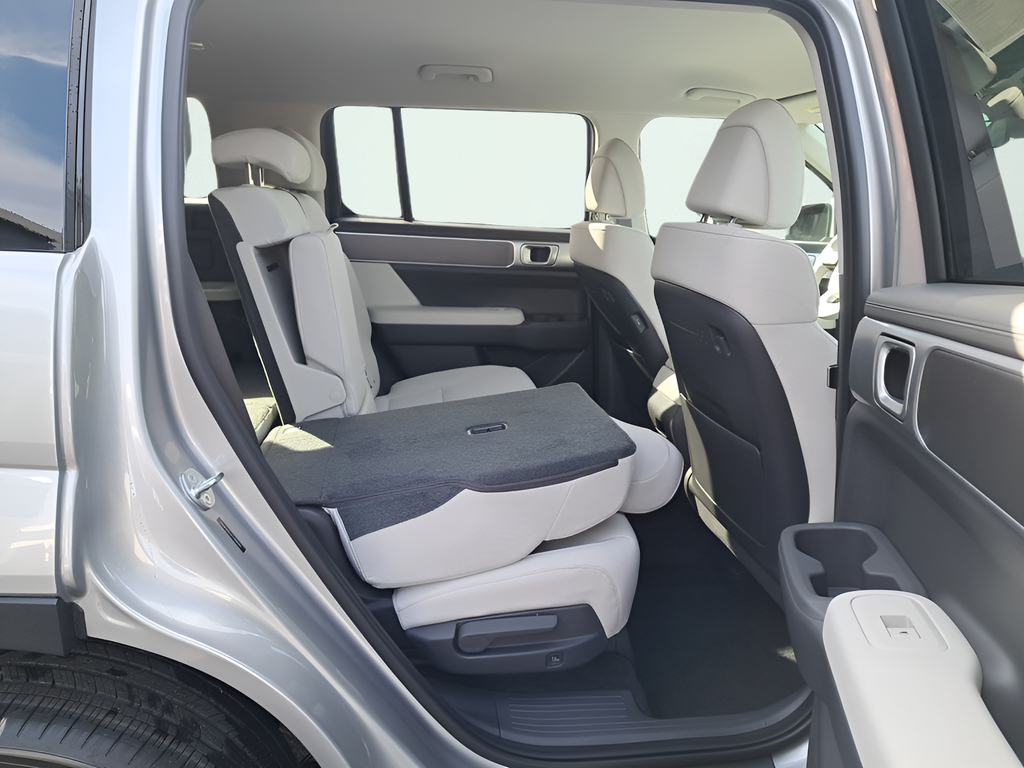 New 2026 Silver Hyundai SE image 14