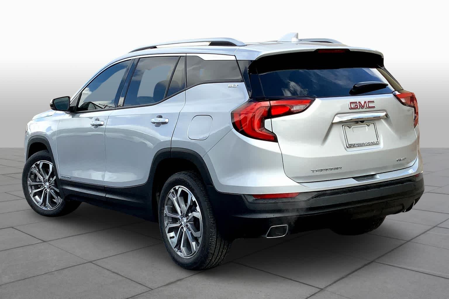 Used 2018 Quicksilver Metallic GMC SLT image 11
