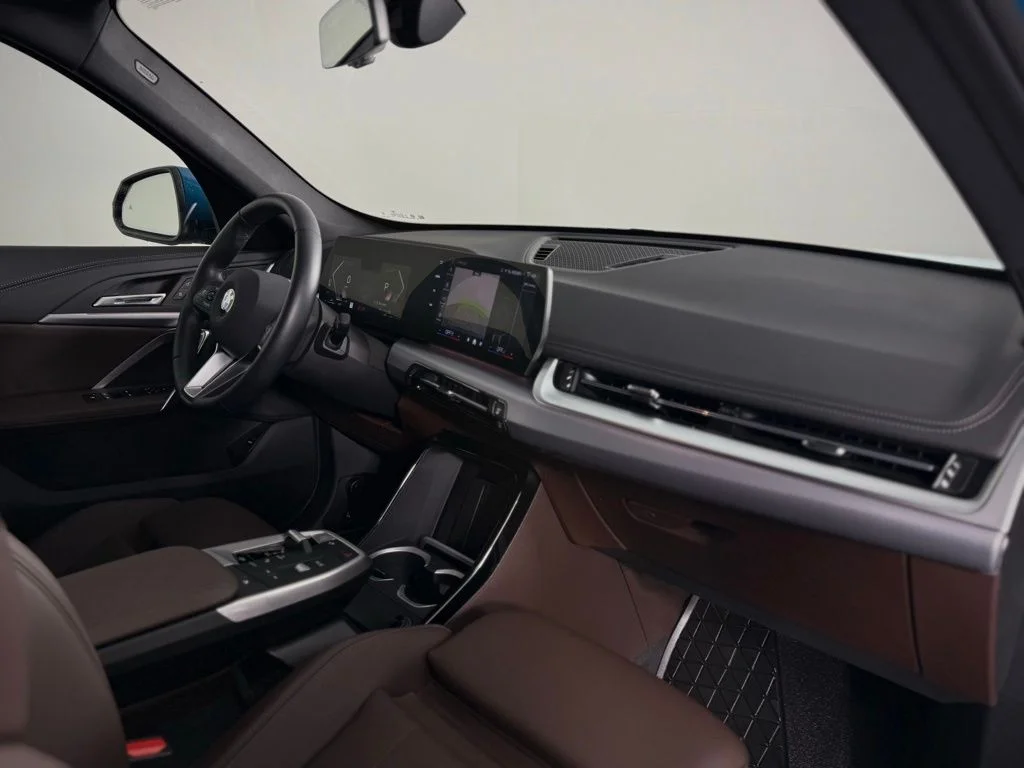 2025 BMW X1 28i - Photo 21