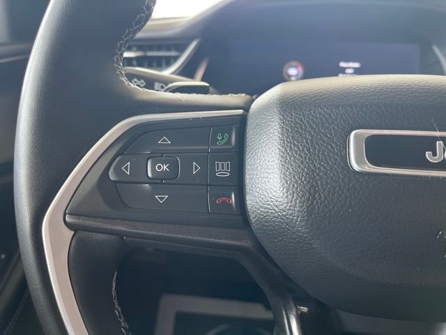 Used 2023 Black Jeep Laredo image 17