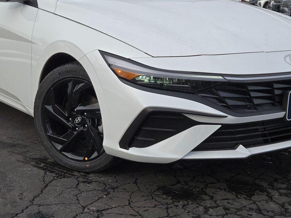 New 2026 White Hyundai SEL Sport image 3