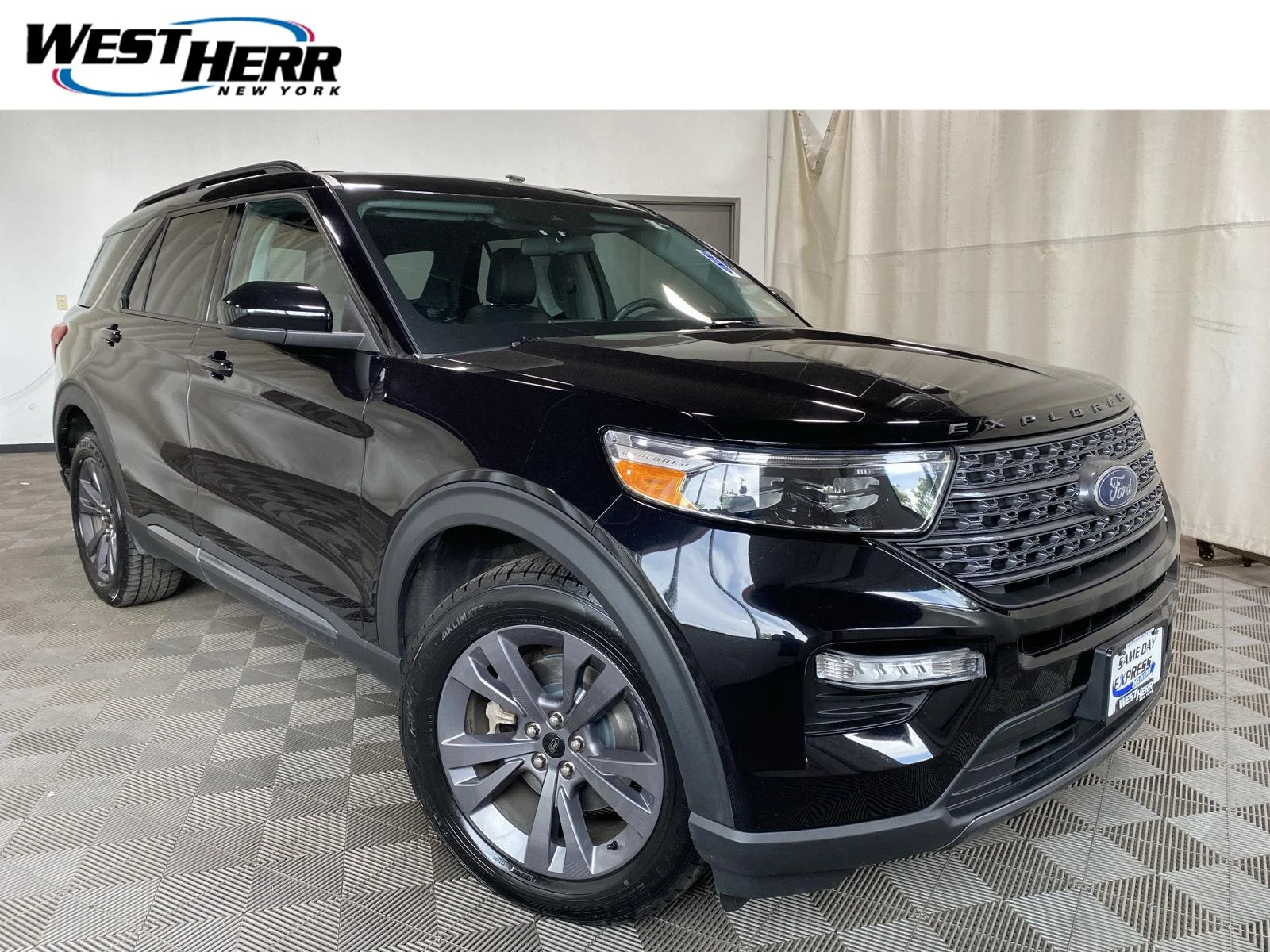 Used 2023 Black Metallic Ford XLT image 1